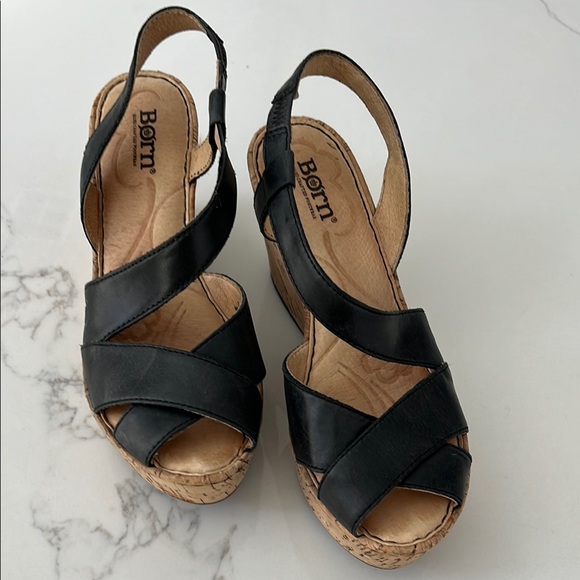 Born Black black Wedge Sandals with Crisscross Straps. SZ 7. Style M/WB83603. - Picture 2 of 5